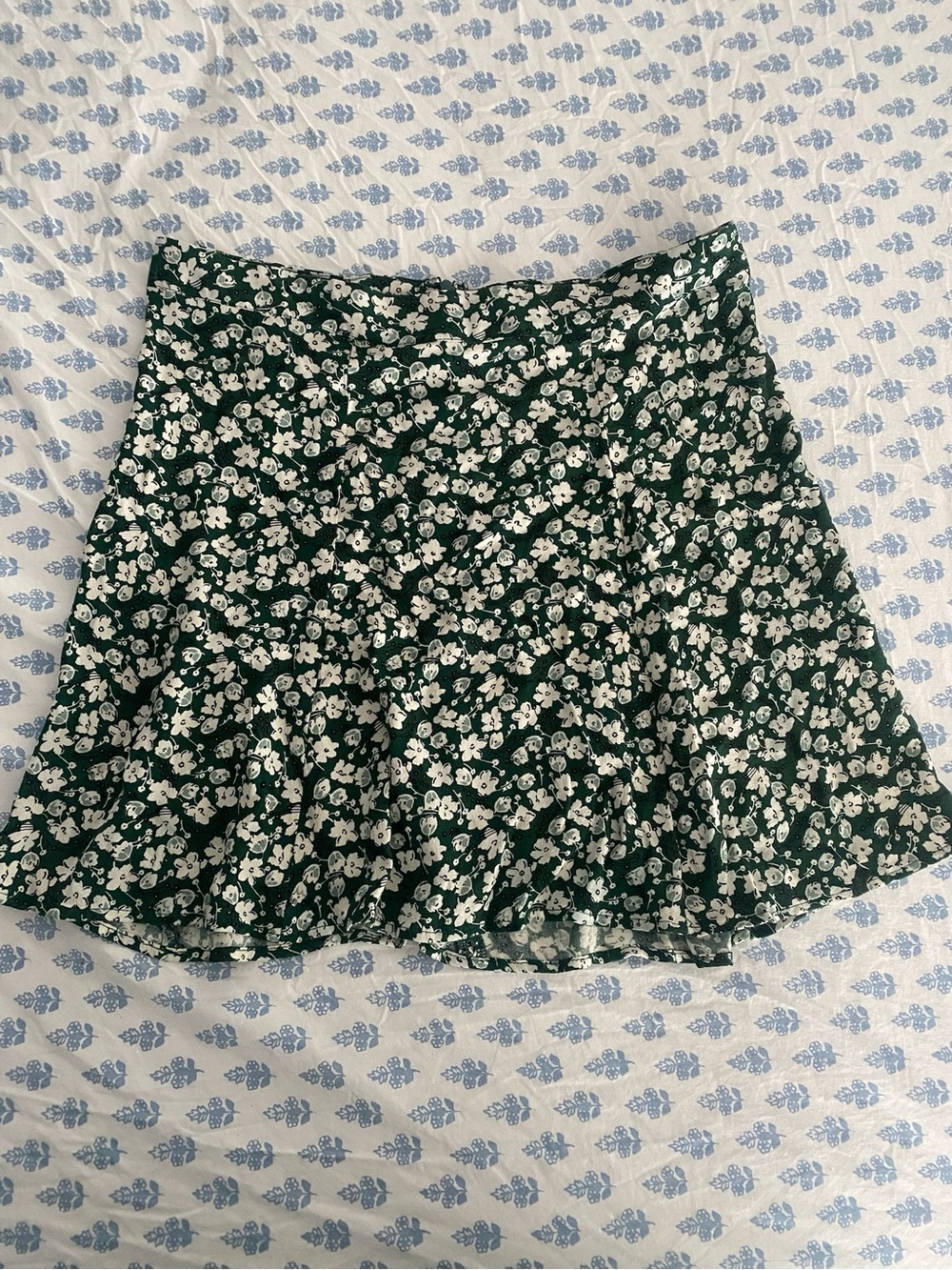 Reformation Green White Floral Viscose Mini Skirt Size 10 EUC